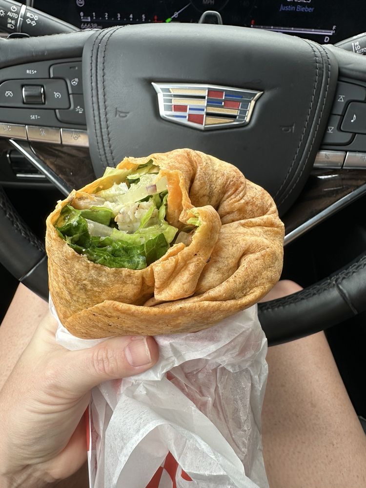 Verduzco's Wrapz Soups and Salads Logo