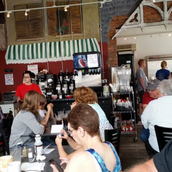 Mamie's Cafe & Bakery - Packed at noon! - Bakeries Near Me - Martinsburg, Pennsylvania