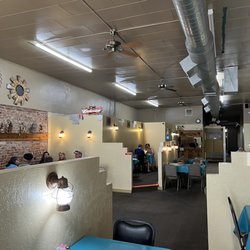 Nino's - Inside.