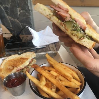 Folding Mountain Brewing - Grilled cheese of the week - Breweries Near Me - Jasper East, Alberta
