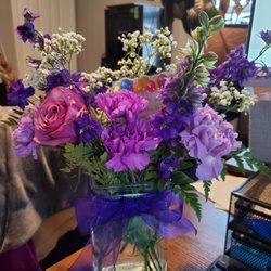 Brown's Florist - Sent these to my friend. They turned out beautifully!