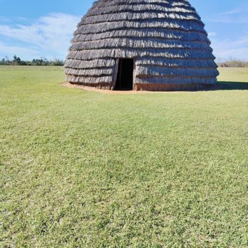 Caddo Mounds State Historic Site - The houses that they built by hand - Parks Near Me - Alto, Texas Caddo Mounds State Historic Site - The houses that they built by hand - Parks Near Me - Alto, Texas