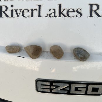 The Links at RiverLakes Ranch - Rocks to screw up your clubs in the bunkers. - Golf Near Me - Bakersfield, California