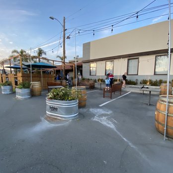Bluewater Grill Seafood Restaurant & Market Carlsbad - Nice and pretty outdoors - Seafood Near Me - Carlsbad, California