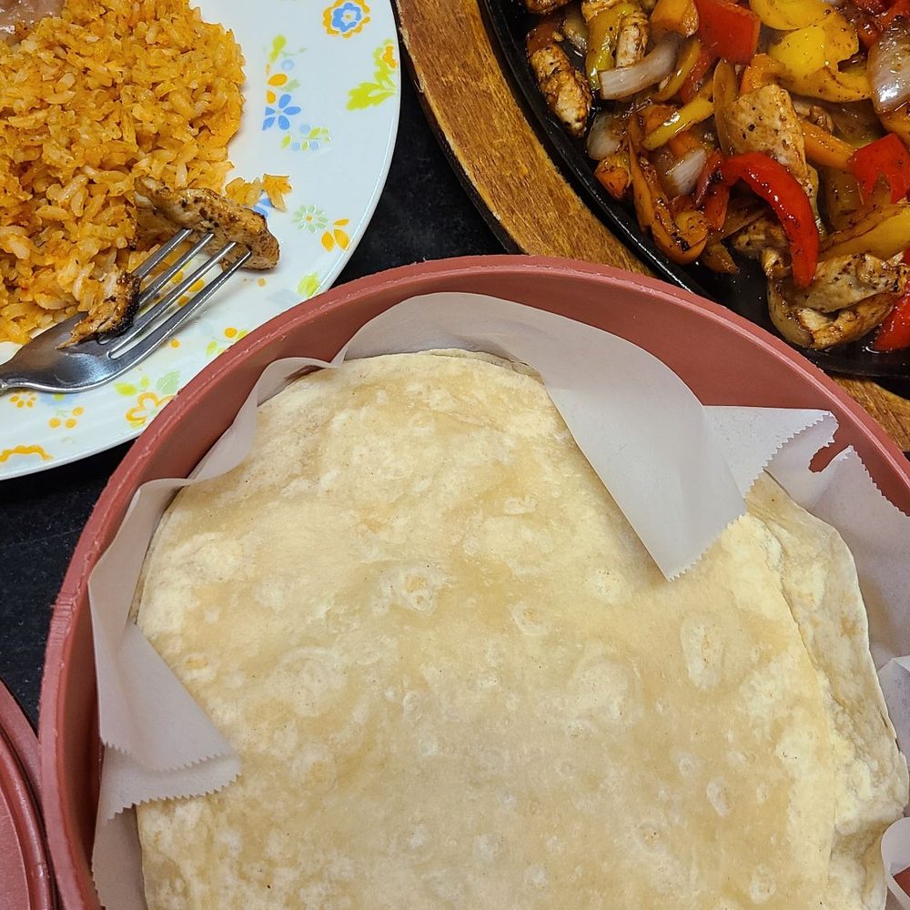 EL SABOR DE MI COCINA - The whole fajita set - Mexican Near Me - Lindsay, California EL SABOR DE MI COCINA - The whole fajita set - Mexican Near Me - Lindsay, California