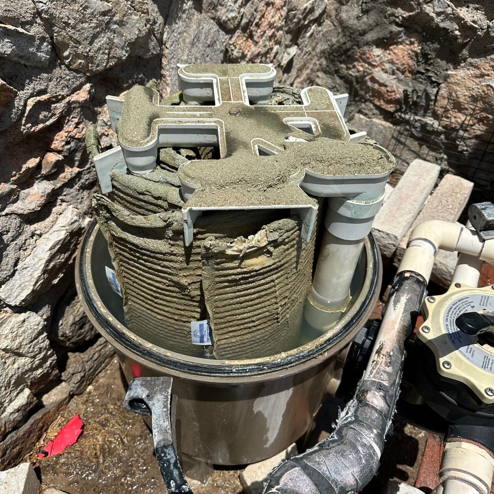 JaY's Blue Water - filter and elements caked with DE powder and falling apart. - Pool Cleaners Near Me - El Paso, Texas JaY's Blue Water - filter and elements caked with DE powder and falling apart. - Pool Cleaners Near Me - El Paso, Texas