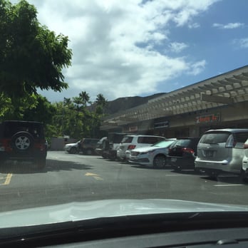 Bogart's Cafe - The parking lot is a zoo !  The breakfast might be good, but  vehicular warfare is definitely on the menu ! - Breakfast & Brunch Near Me - Honolulu, Hawaii
