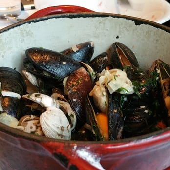 Italian Kitchen - Mussels and clams - Italian Near Me - Vancouver, British Columbia Italian Kitchen - Mussels and clams - Italian Near Me - Vancouver, British Columbia