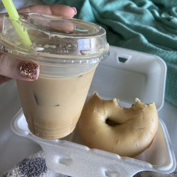 Ocean Grinds Coffee - 12oz iced white chocolate mocha & bagel breakfast sandwich - Coffee & Tea Near Me - Florence, Oregon Ocean Grinds Coffee - 12oz iced white chocolate mocha & bagel breakfast sandwich - Coffee & Tea Near Me - Florence, Oregon