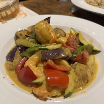 Mizuki Asian Bistro - Thai Curry Sauce Jumbo Shrimps - Asian Fusion Near Me - Pennington, New Jersey Mizuki Asian Bistro - Thai Curry Sauce Jumbo Shrimps - Asian Fusion Near Me - Pennington, New Jersey