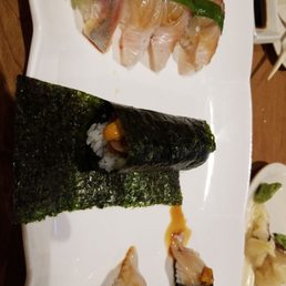 Toro uni hand roll Toro uni hand roll