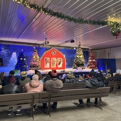 Fairgrounds Festival of Lights - Christmas tree comedy show