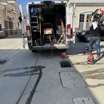Yellow Bee Plumbing - Hydrojet to clear the clog - Plumbing Near Me Yellow Bee Plumbing - Hydrojet to clear the clog - Plumbing Near Me