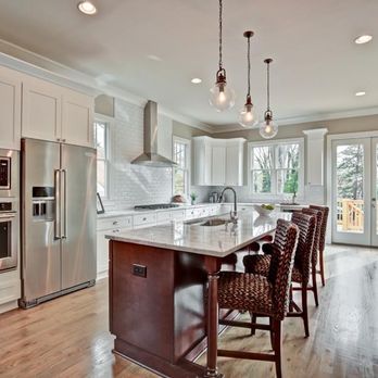 Best Atlanta Properties - Some basic staging helps make this new kitchen feel cozy and welcoming. - Real Estate Agents Near Me - Atlanta, Georgia Best Atlanta Properties - Some basic staging helps make this new kitchen feel cozy and welcoming. - Real Estate Agents Near Me - Atlanta, Georgia