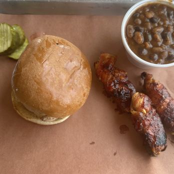Cackle & Oink BBQ - Pulled Pork Lunch Special, Baked Beans & Bacon Wrapped Stuffed Jalapeños - Barbeque Near Me - Sherman, Texas
