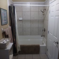 A Glacier Walk Bed & Breakfast - Queen bathroom