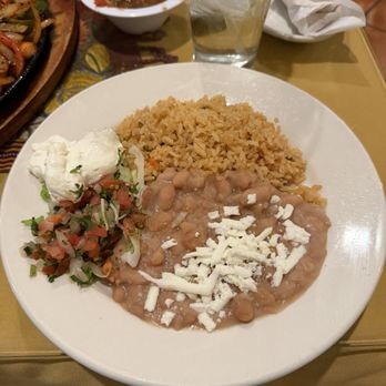 Maria's Restaurant - Chicken Fajitas - Mexican Near Me - Simi Valley, California Maria's Restaurant - Chicken Fajitas - Mexican Near Me - Simi Valley, California
