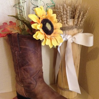 Rugged Country Lodge - Charming accents scattered about - Hotels Near Me - Pendleton, Oregon Rugged Country Lodge - Charming accents scattered about - Hotels Near Me - Pendleton, Oregon