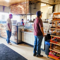 La Mexicana Bakery & Taqueria - Inside