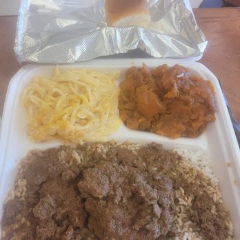 DC Eats - The best combination! You can get smothered potatoes or rice. They're delicious also! - Soul Food Near Me - Baton Rouge, Louisiana