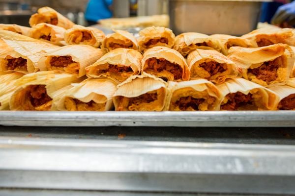Los Tamales by null
