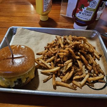 Dubs Pub - Old Fashion Cheeseburger - Sports Bars Near Me - Savannah, Georgia Dubs Pub - Old Fashion Cheeseburger - Sports Bars Near Me - Savannah, Georgia
