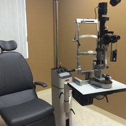 Newport Retina - Exam room