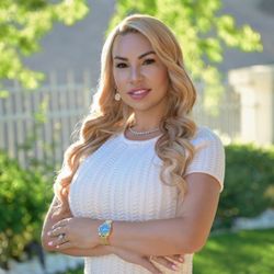 Mica Krayzman - Keller Williams