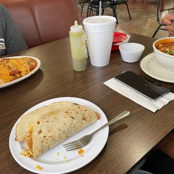 La Barranca - Chicken Enchilada Lunch Plate, Menudo, asada taco, Chilaquiles Taco. - Mexican Near Me - San Antonio, Texas
