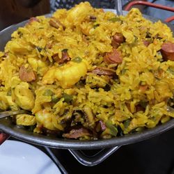 Cano Cafe & Bistro - Paella Valenciana