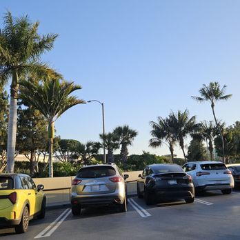 South Coast Plaza - Shopping Centers Near Me - Costa Mesa, California
