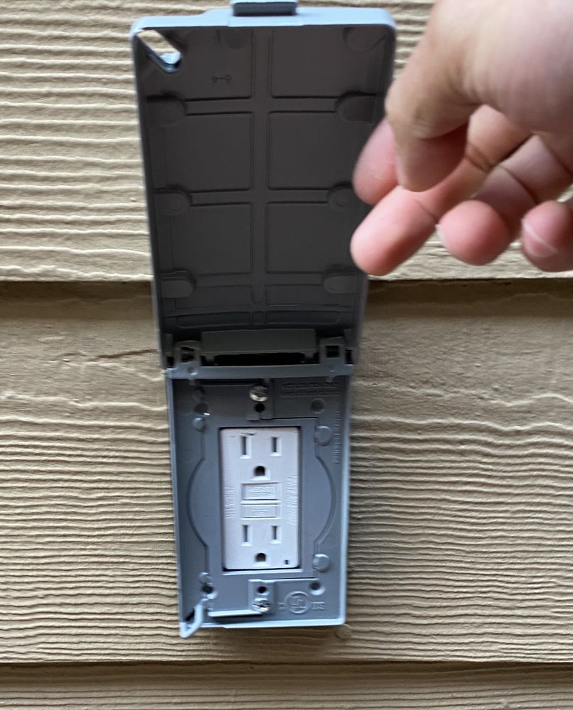 Slide of Bucio Electric