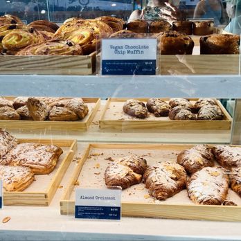 Paris Baguette - Croissants - Bakeries Near Me - Westchester, California Paris Baguette - Croissants - Bakeries Near Me - Westchester, California