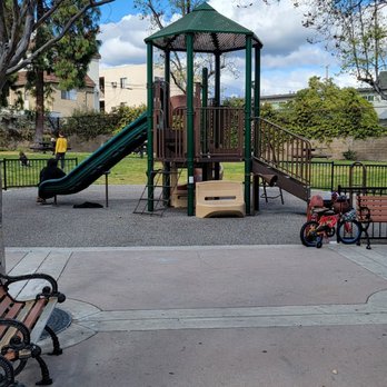 Wilson Avenue Mini Park - This is really small park. - Parks Near Me - Glendale, California Wilson Avenue Mini Park - This is really small park. - Parks Near Me - Glendale, California
