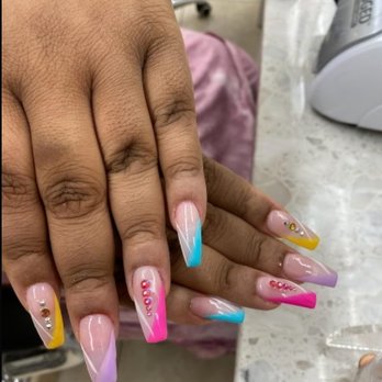Go Go Nail Spa - Full set with Gel polish and design by Yvonne - Nail Salons Near Me - Long Beach, California