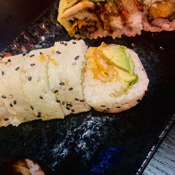 Blue Sushi Sake Grill - Snow White Crispy seabass, avocado, burdock root, bibb lettuce, soy paper, creamy spicy and eel sauces - Sushi Bars Near Me - Chicago, Illinois