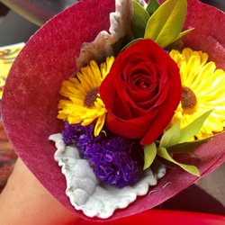 7-Eleven - I love that they have these cute mini bouquets. (Dudes if you on a budget..No excuses. 7Eleven makes it possible!)