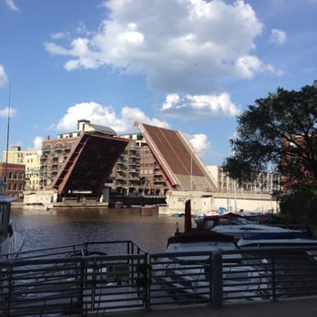 Screaming Tuna - Drawbridge Up - Sushi Bars Near Me - Milwaukee, Wisconsin