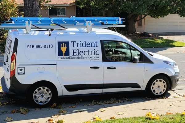 Trident Electric Logo