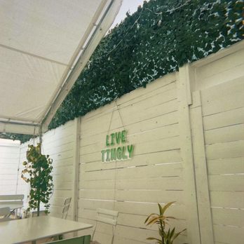 Kavahana - Outdoor patio wall - Lounges Near Me - Santa Monica, California