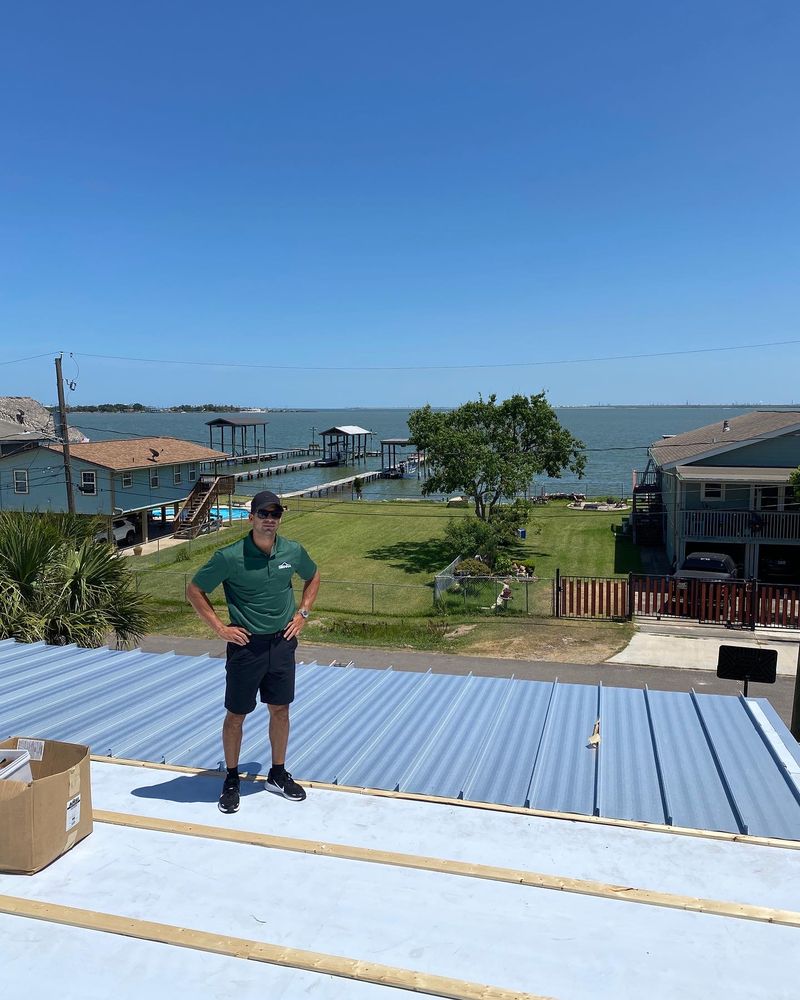 Slide of Sienna Roofing & Solar