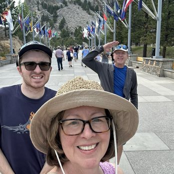 Mount Rushmore National Memorial - Landmarks & Historical Buildings Near Me - Keystone, South Dakota