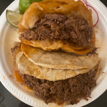 Birrieria Villalobos - Food Trucks Near Me - Van Nuys, California