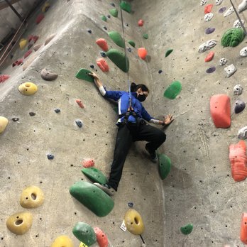 Hangar 18 - South Bay - Autobelay at Hangar 18 Climbing Gym - Climbing Near Me - Hawthorne, California