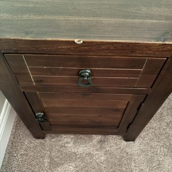 ALMA Moving - Another gouge in a side table - Movers Near Me - Plantation, Florida