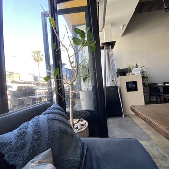 La ong - Inside and outside seating - Thai Near Me - Beverly Hills, California La ong - Inside and outside seating - Thai Near Me - Beverly Hills, California