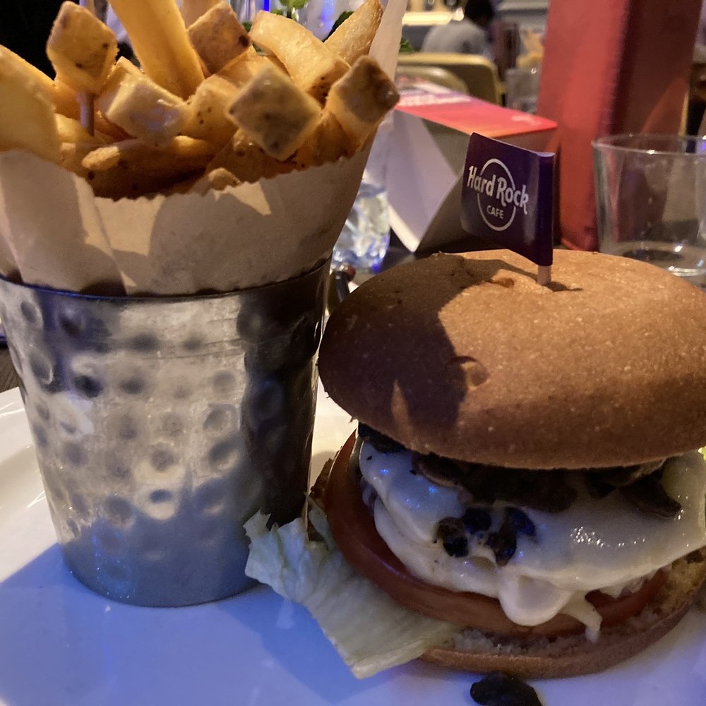 Hard Rock Cafe - Mushroom burger gluten free - New American Near Me - London, XGL