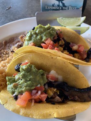 Arnie's Barn by null