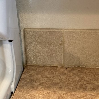 Hyatt Lake Resort - Crevice behind the stove and countertop where the mouse came out of. - Hotels Near Me - Ashland, Oregon Hyatt Lake Resort - Crevice behind the stove and countertop where the mouse came out of. - Hotels Near Me - Ashland, Oregon