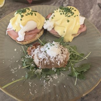 Flora - Classic eggs Benedict and subbed breakfast potatoes for the hasselback potatoes- 8.5/10 - Breakfast & Brunch Near Me - San Diego, California